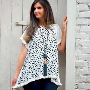 Umgee Oatmeal Top with Dalmatian Print; Sz XL